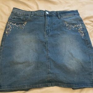 Embroidered Vintage Violet Skirt Denim Skirt 1X 1950’s